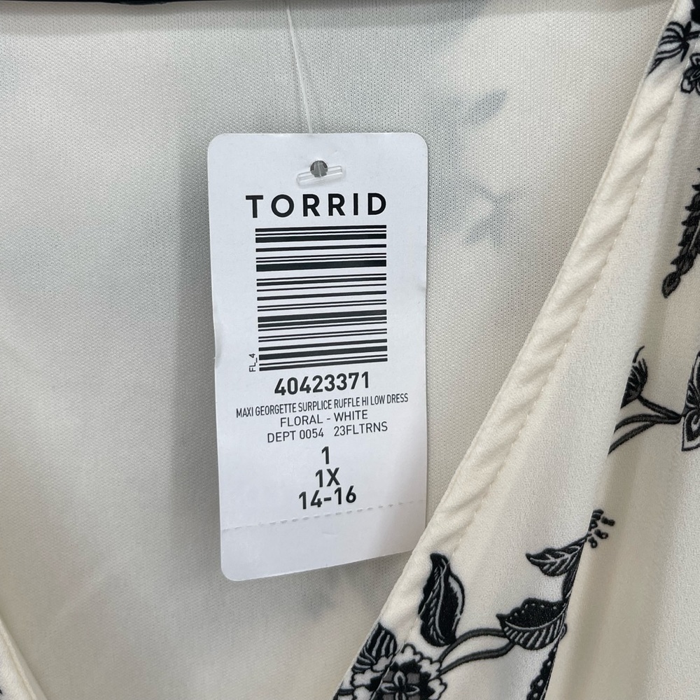 Torrid Cream and Black Floral Maxi Dress - Picture 5 of 13